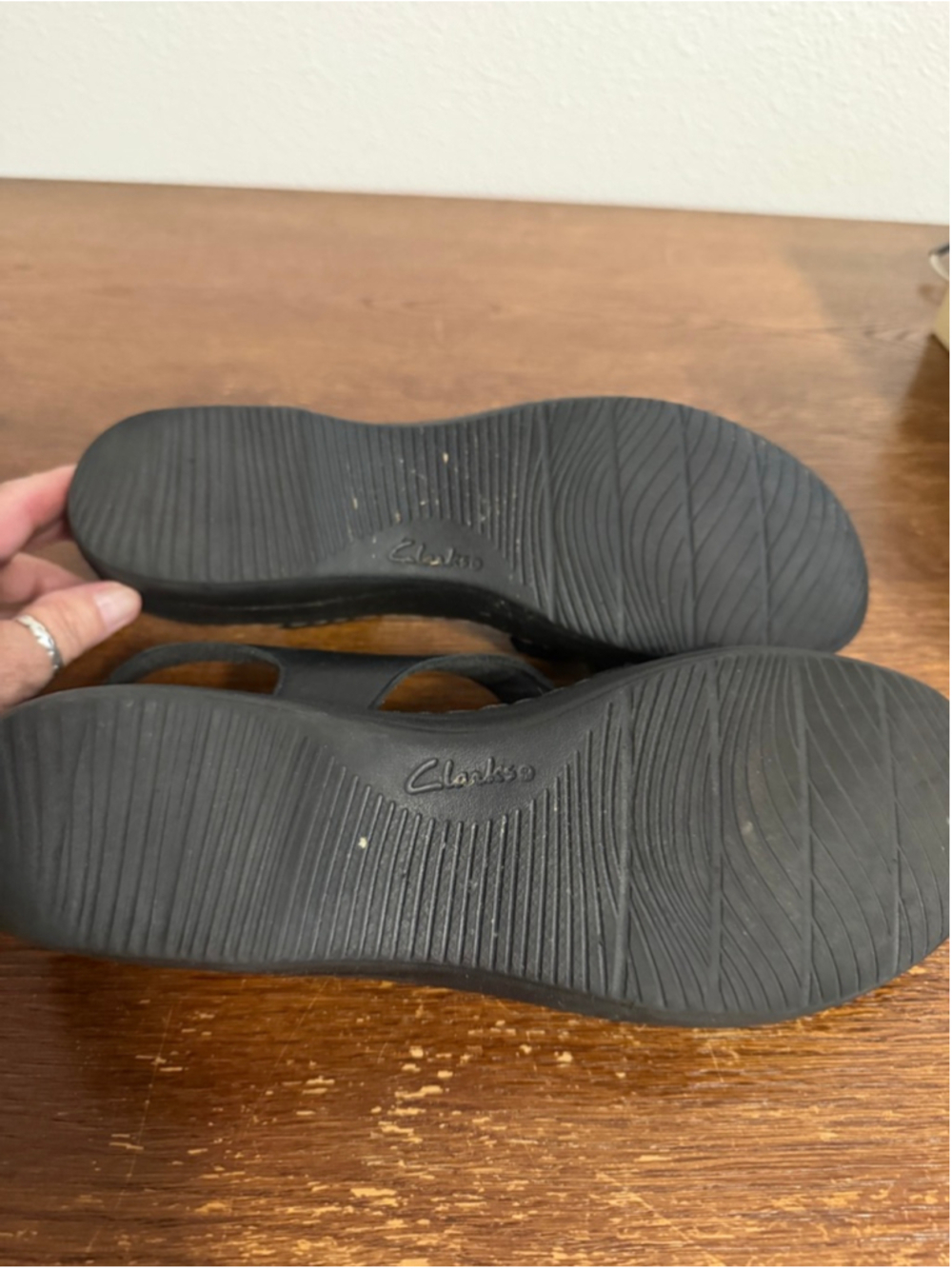Clarks Black Leather Comfort Wedge Sandals Womens Size 11 Adjustable Slingback - Picture 8 of 9